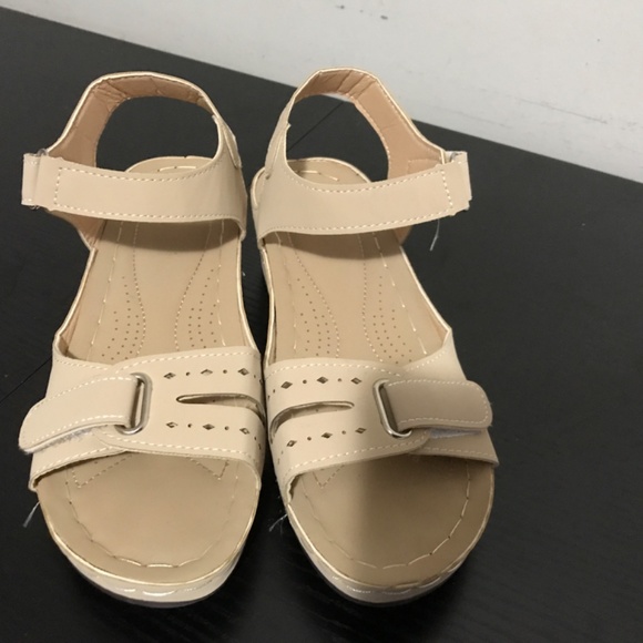 Sandals - Picture 3 of 7